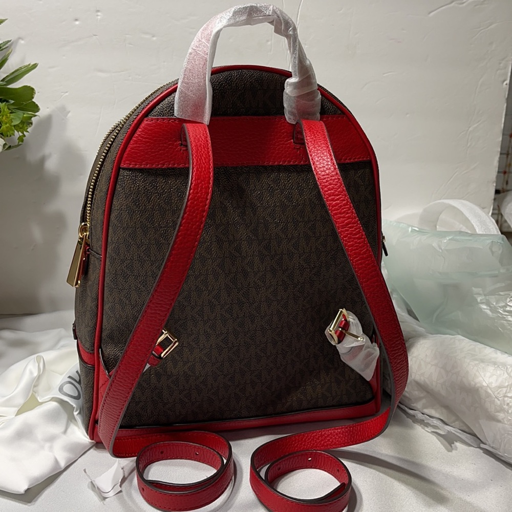 Michael Kors Rhea Zip backpack - Picture 10 of 10